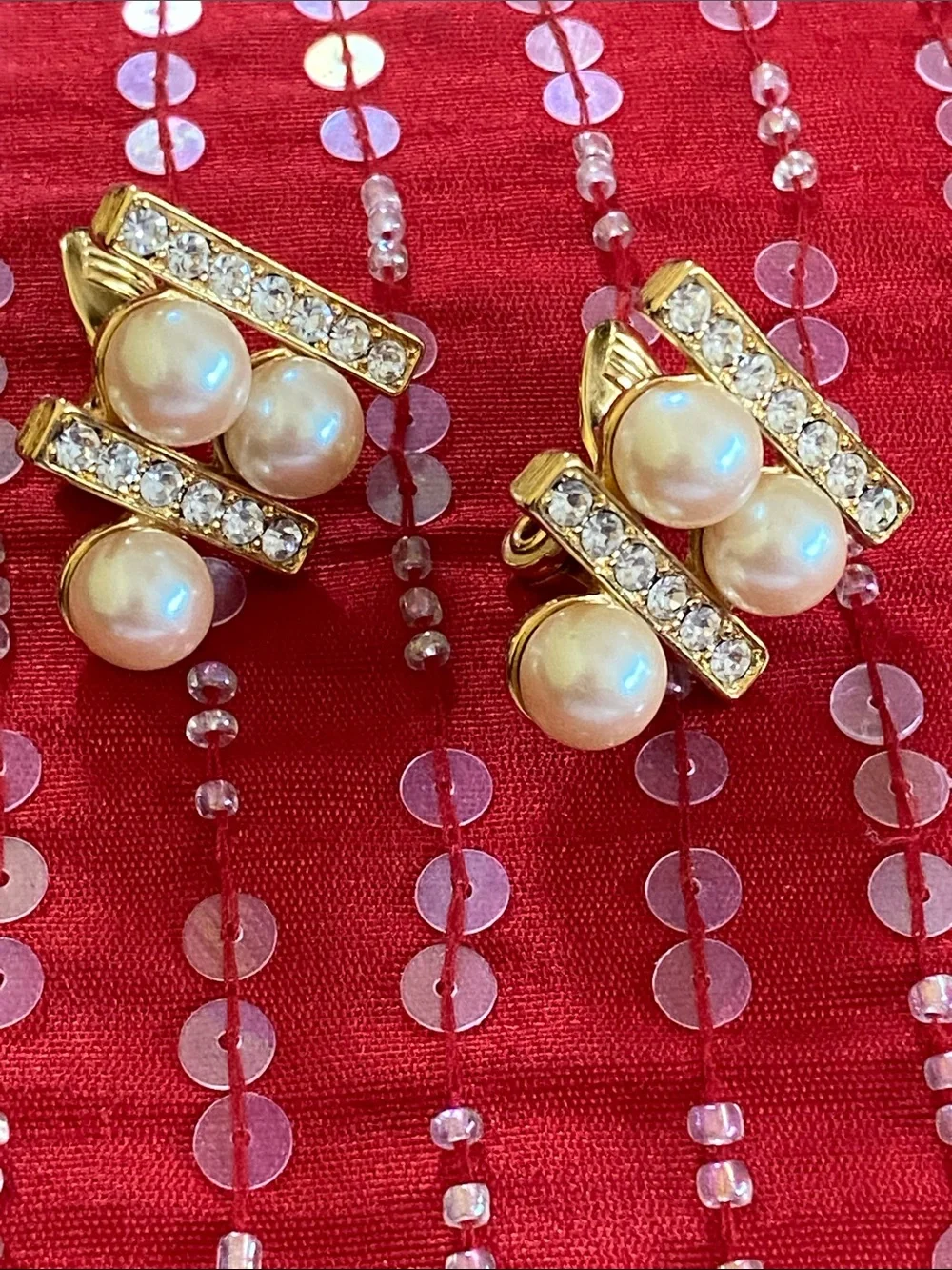 Vintage Monet Stamped Beautiful Pearl Crystal Art Deco Clip Earrings NWOT